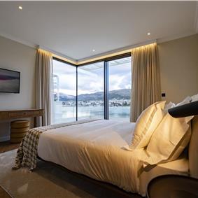 Selection of 5 bedroom seafront villas with pool on Ciovo near Trogir, sleeps 10
